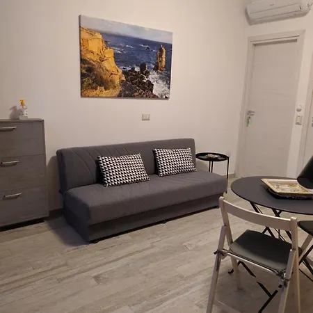 Guest house And Orange *