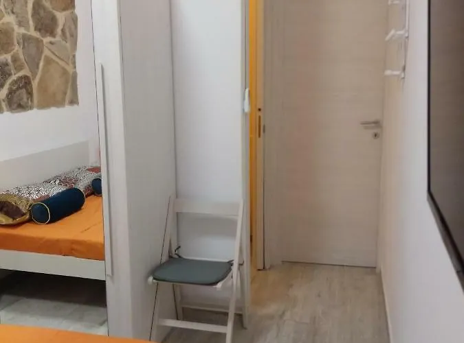And Orange בית הארחה קרלופורטה